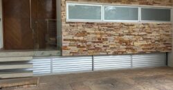 Alquilo tríplex en barrio Mburukuya