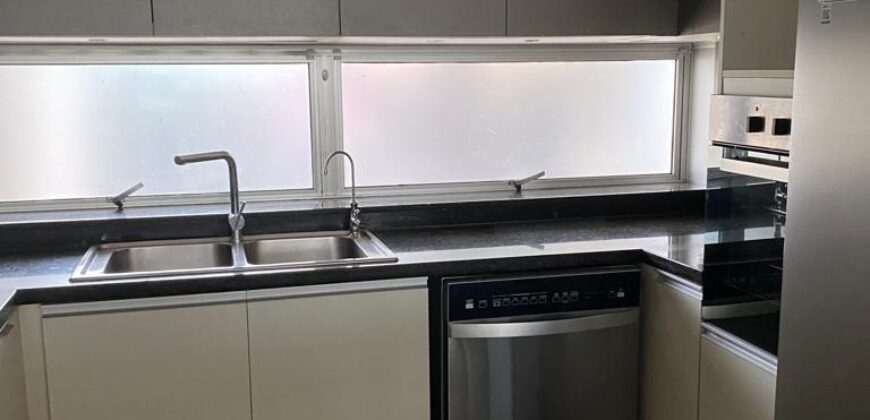 Alquilo tríplex en barrio Mburukuya