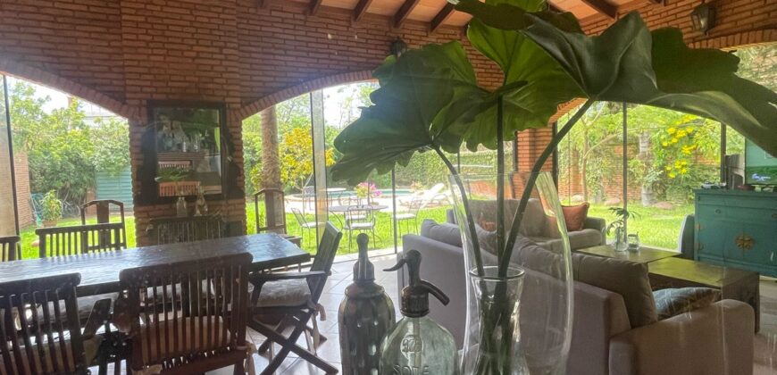 VENDO PROPIEDAD EN ESQUINA SOBRE MOLAS LOPEZ