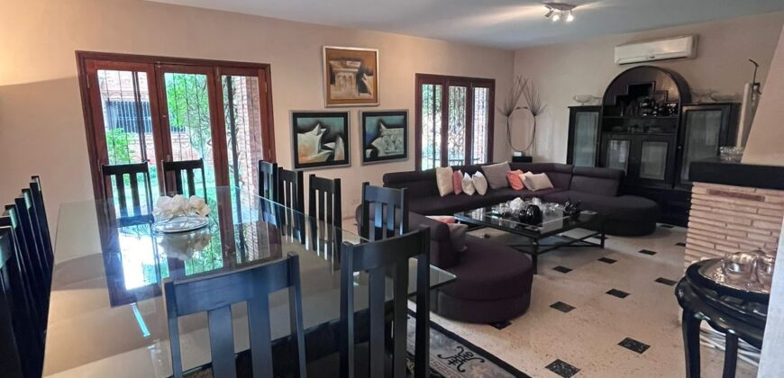 CASA EN VENTA – Barrio Los Laureles