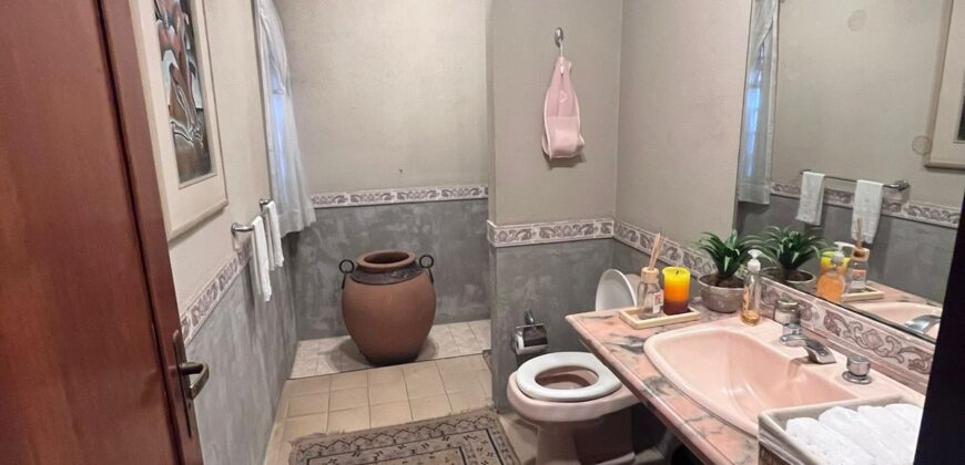 CASA EN VENTA – Barrio Los Laureles
