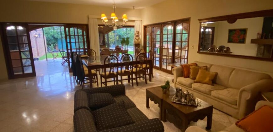 VENDO PROPIEDAD EN ESQUINA SOBRE MOLAS LOPEZ