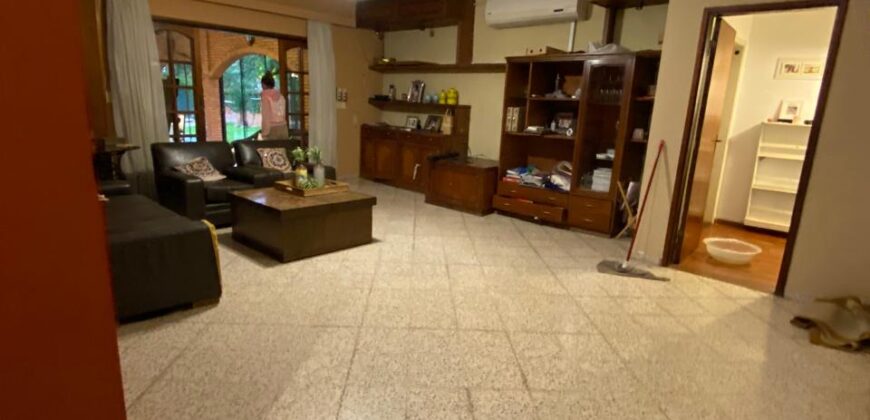 VENDO PROPIEDAD EN ESQUINA SOBRE MOLAS LOPEZ