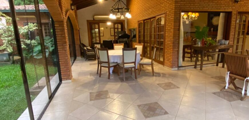 VENDO PROPIEDAD EN ESQUINA SOBRE MOLAS LOPEZ