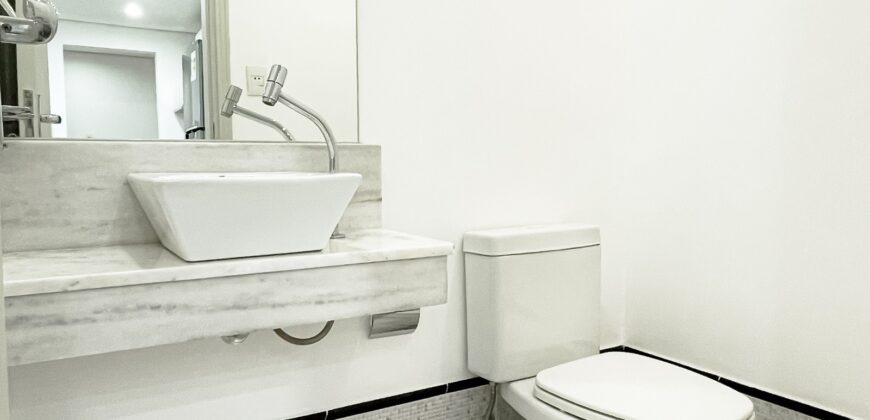 EN VENTA Departamento AMOBLADO Y EQUIPADO