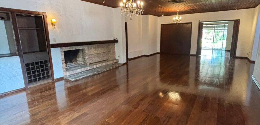 Alquilo Casa Barrio el dorado