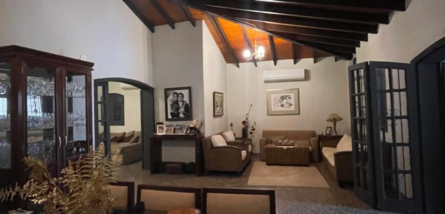 VENDO CASA Barrio Mariscal estigarribia