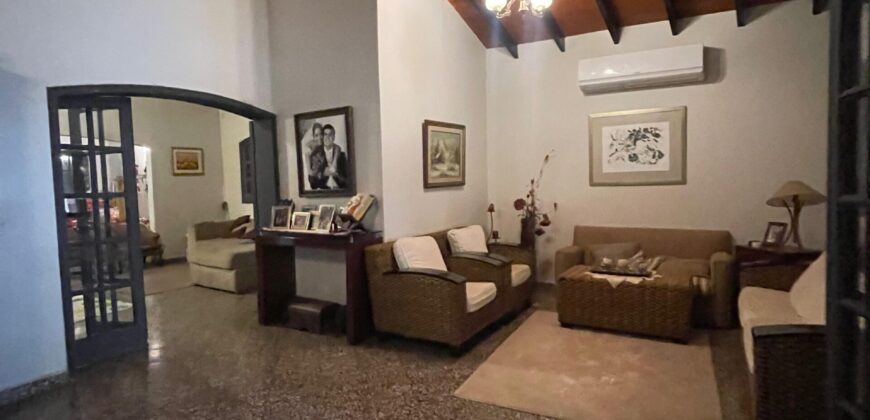 VENDO CASA Barrio Mariscal estigarribia