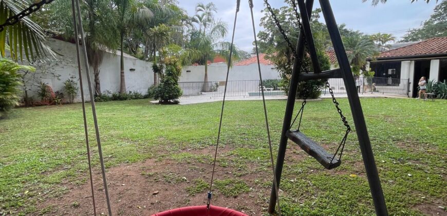 VENDO CASA Barrio Mariscal estigarribia