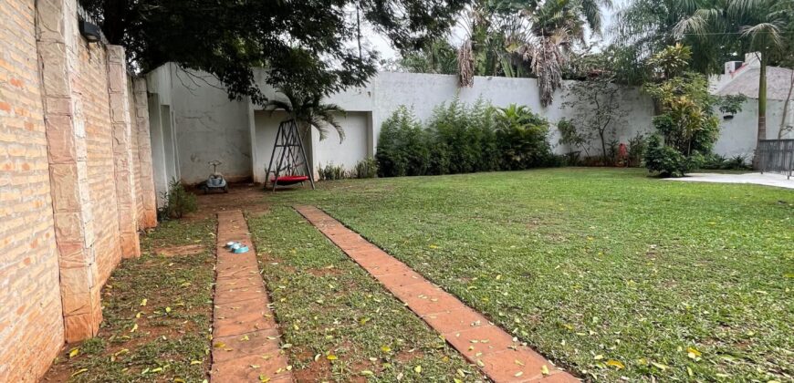 VENDO CASA Barrio Mariscal estigarribia