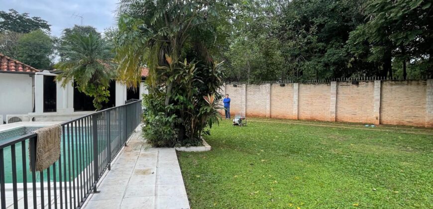 VENDO CASA Barrio Mariscal estigarribia