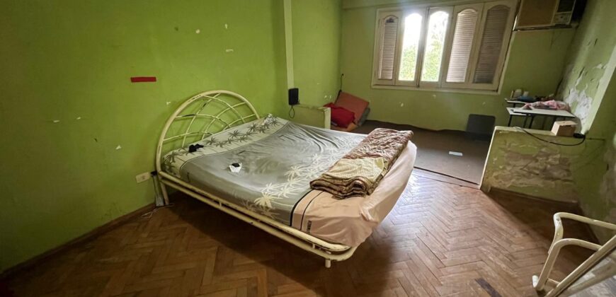 VENDO AMPLIA CASA A REFACCIONAR EN EL BARRIO REPUBLICANO