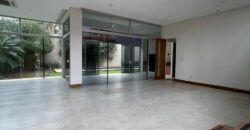 EN VENTA CASA EN BARRIO MBURUCUYA