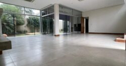 EN VENTA CASA EN BARRIO MBURUCUYA