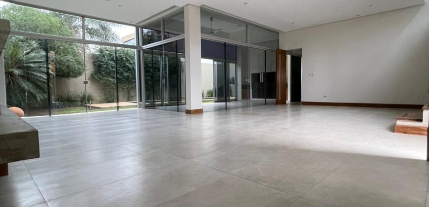 EN VENTA CASA EN BARRIO MBURUCUYA