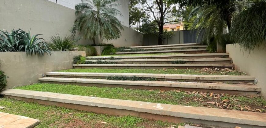 EN VENTA CASA EN BARRIO MBURUCUYA