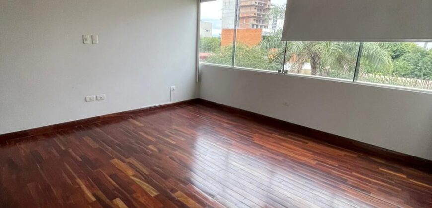 EN VENTA CASA EN BARRIO MBURUCUYA