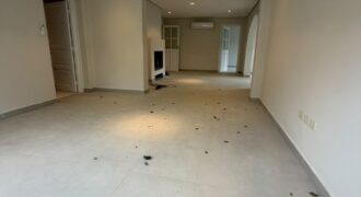En alquiler casa toda en plata baja – Zona Club Centenario